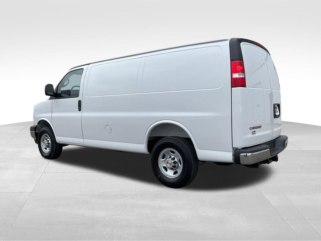 2025 Chevrolet Express Cargo WT