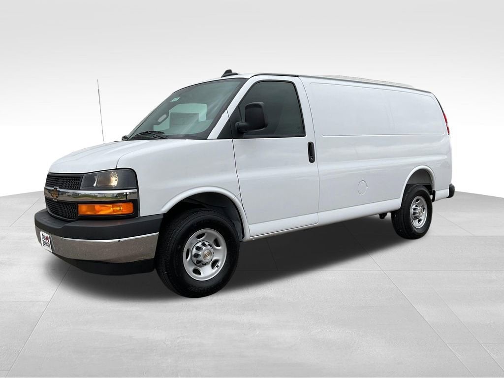 2025 Chevrolet Express Cargo WT