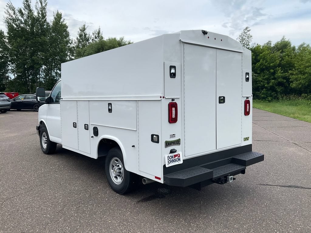 2026 Chevrolet Express Cutaway 3500 1WT