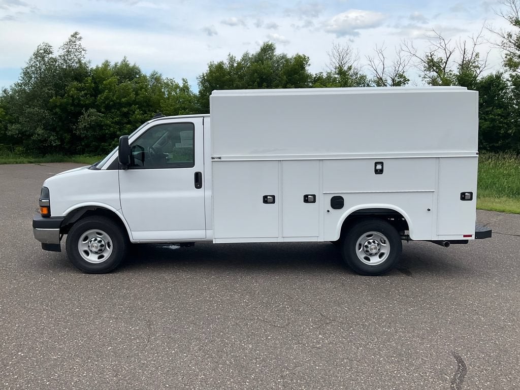 2026 Chevrolet Express Cutaway 3500 1WT