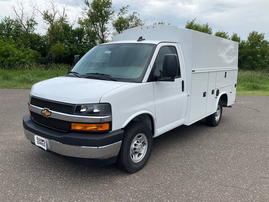 2026 Chevrolet Express Cutaway 3500 1WT