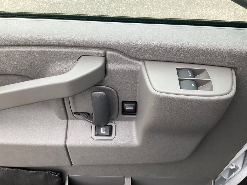 2026 Chevrolet Express Cutaway 3500 1WT
