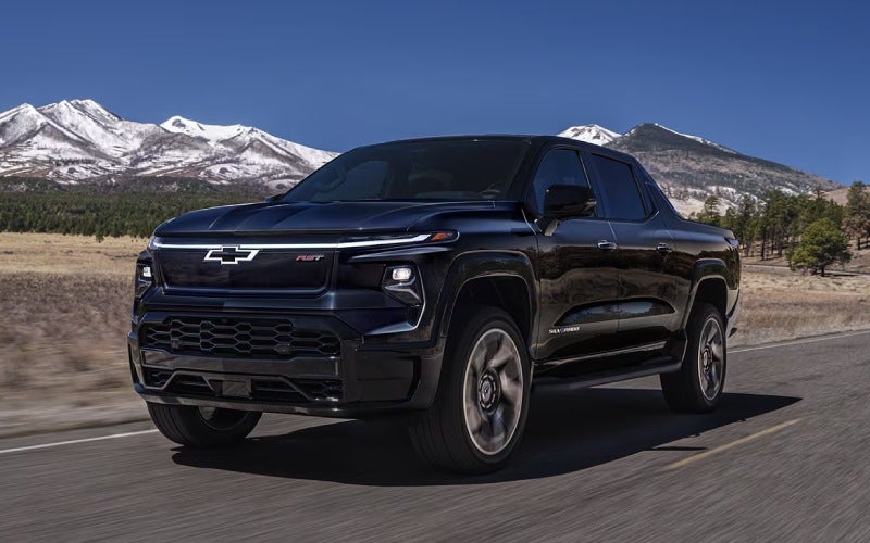 2026ChevroletSilveradoEV-exterior-01.jpg